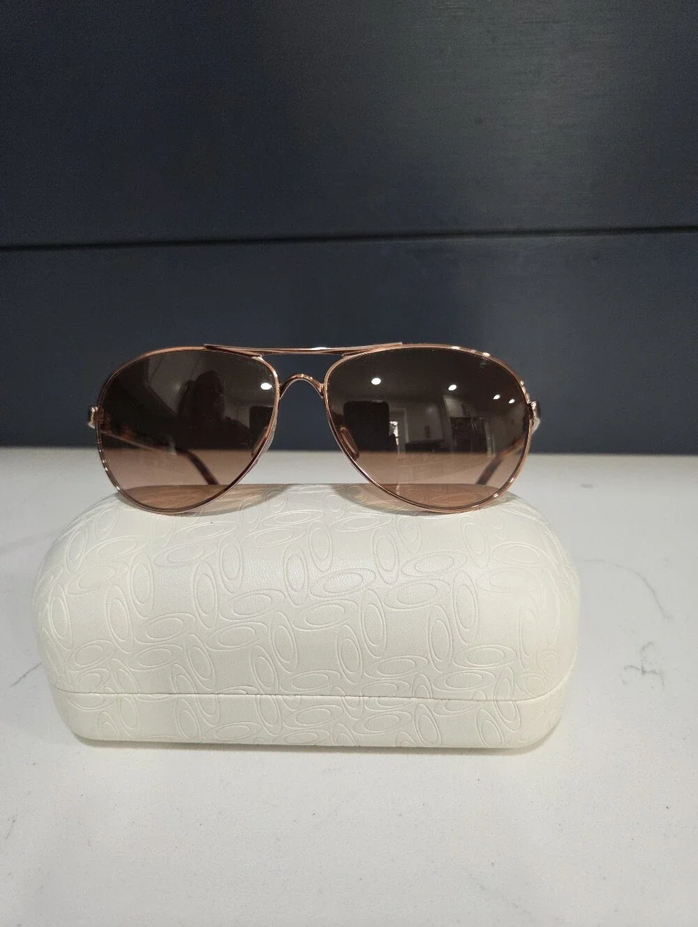 Oakley Feedback Rose Gold Pilot Sunglasses Brown Gradient Lenses 004079-01 -Case